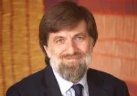 David J Hunter